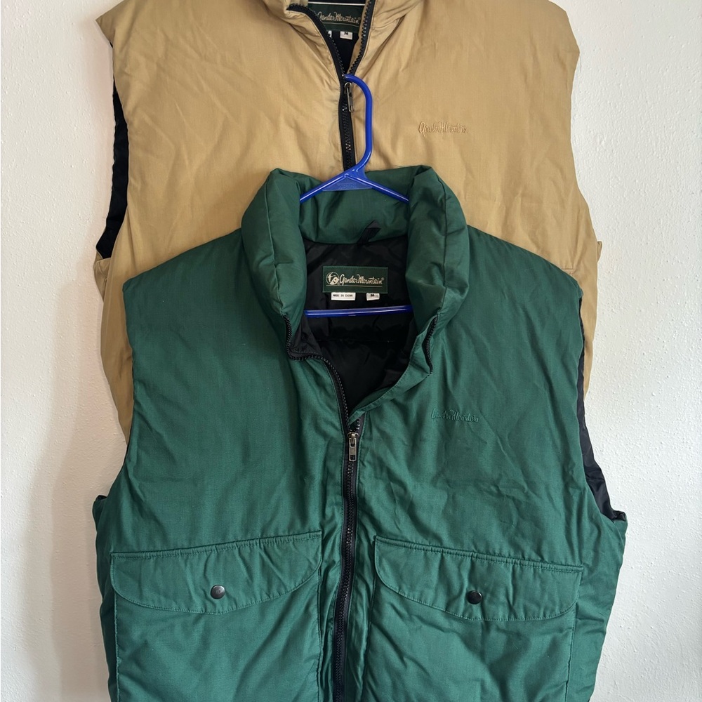 Lot Of 2 Gander Mountain Men’s Puffer Vests Size Medium Beige And Green